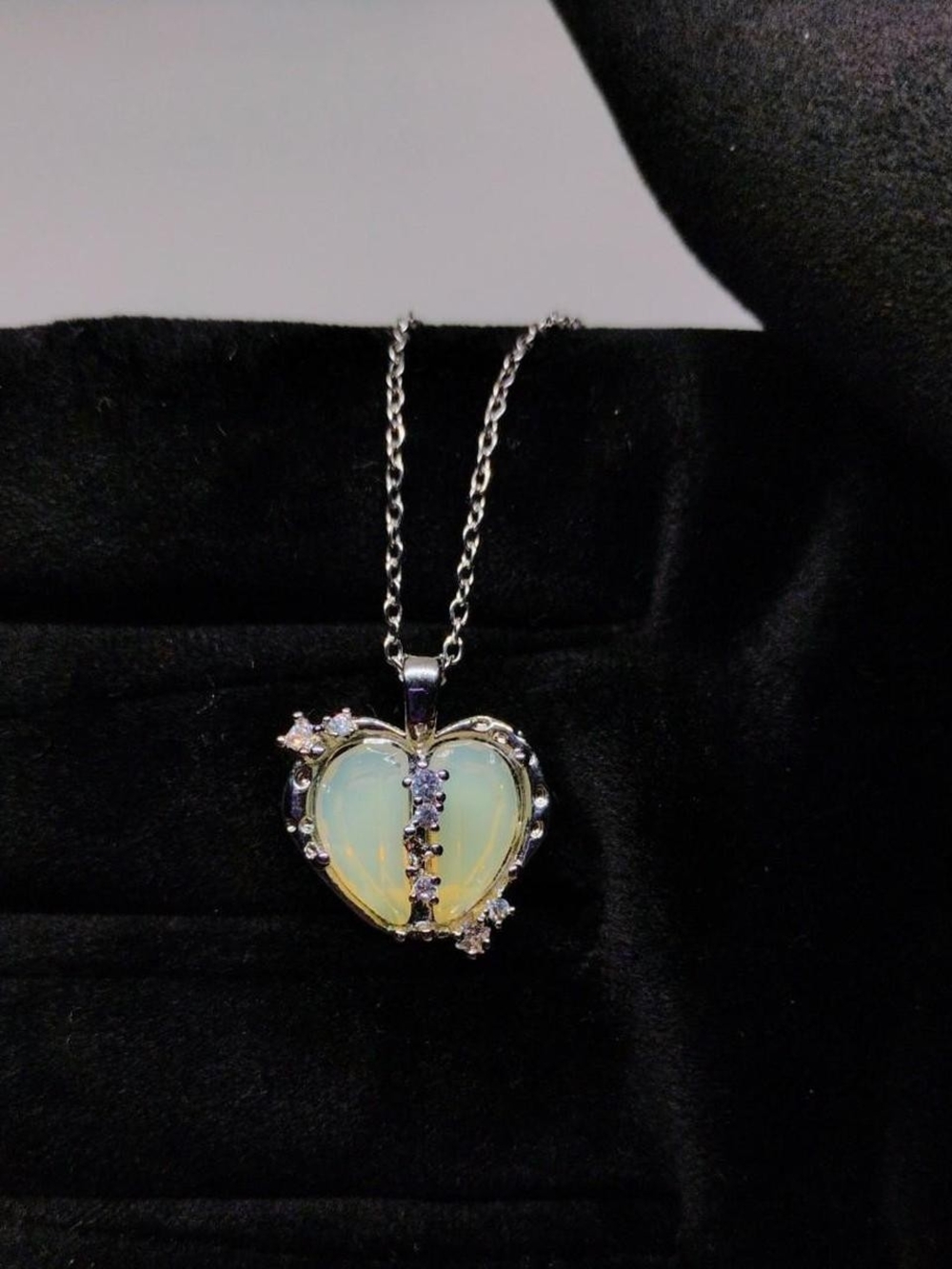Green Heart Reflective Necklace In Stainless Steek